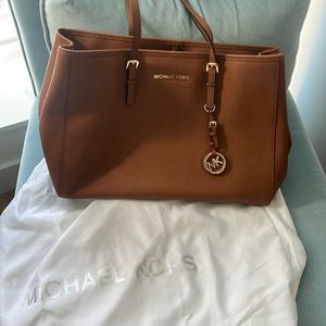 Michael Kors Jet Set Traveler Tote